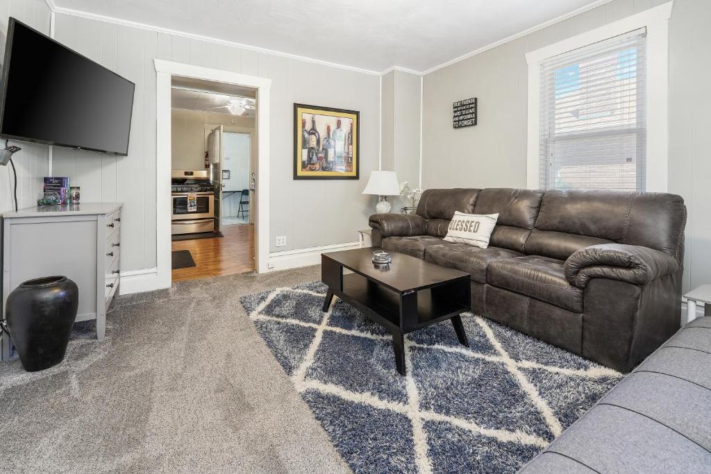 Sugar House House | Cutest Nibley Park Bungalow