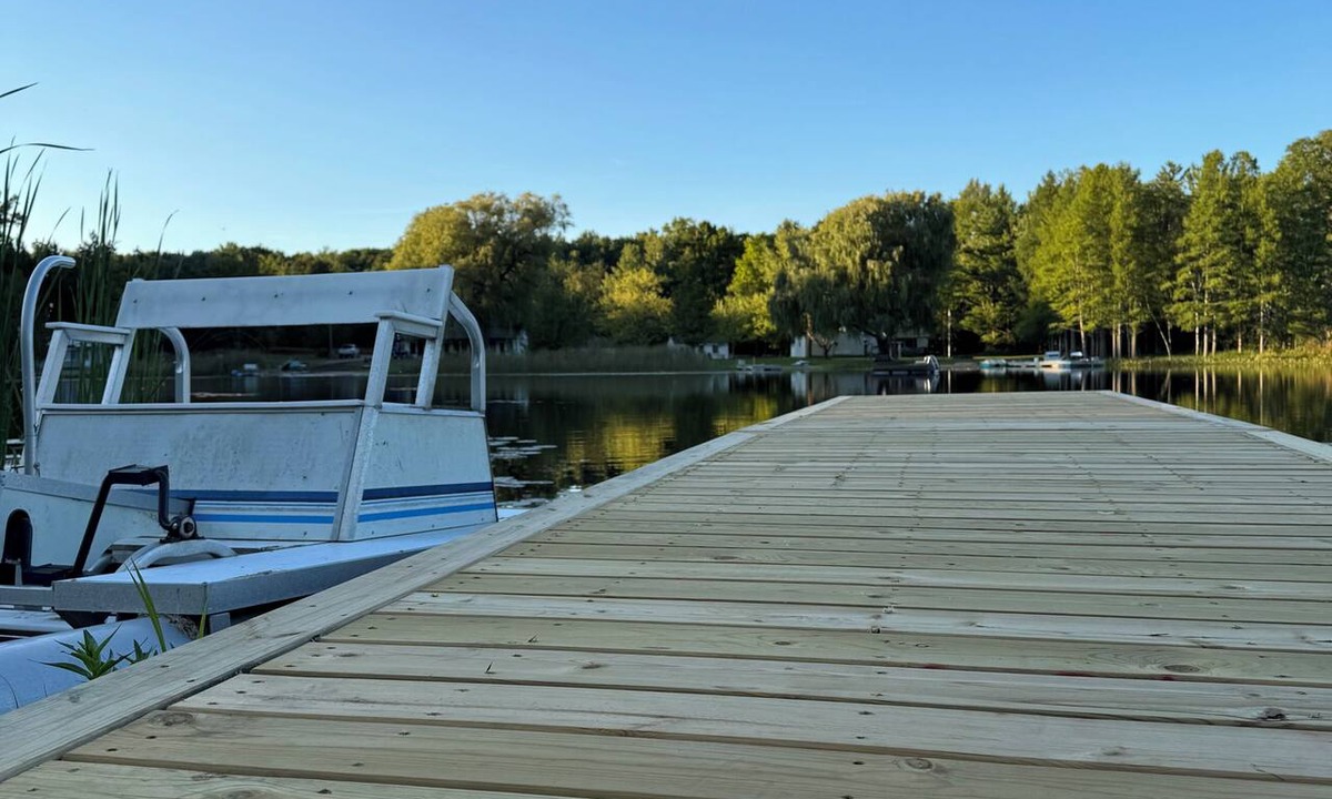 Hesperia Cottage | Darlington Lake Hideaway- Single Level Waterfront Cottage
