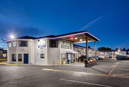Days Inn | Monta Vista