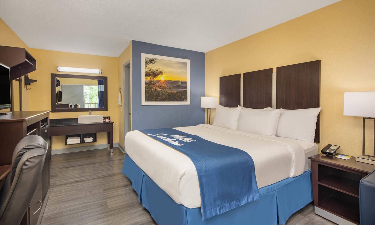 Muscle Shoals Hotel | Days Inn by Wyndham Muscle Shoals Florence
