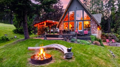 Clinton House | Deer Lake Road by AvantStay