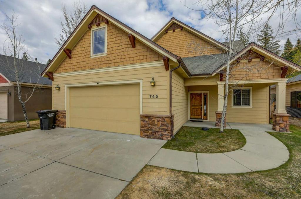 McCall House | Deer Ridge by Casago McCall - Donerightmanagement