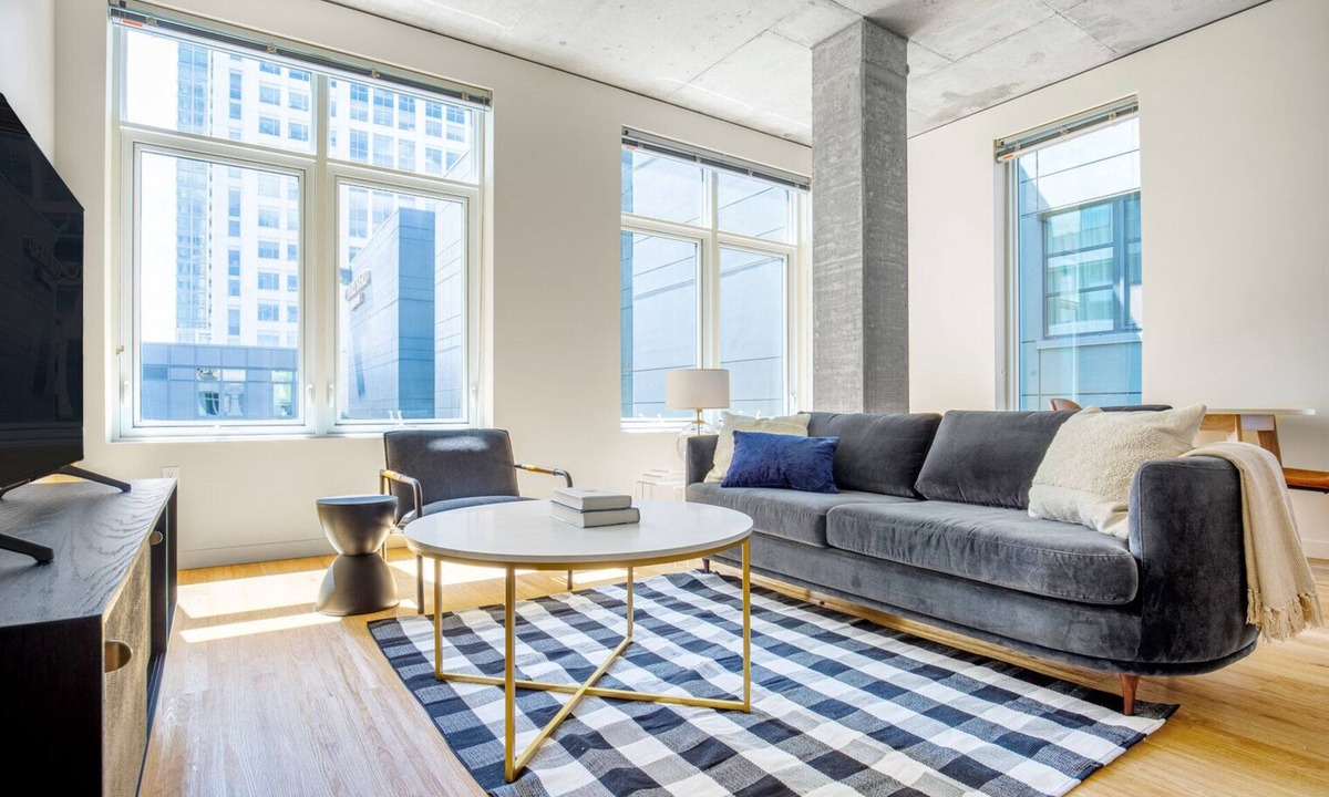 Northwest Bellevue Apartment | Deluxe Downtown Bellevue 1BR w/Lounge, Gyms, near shops, by Blueground