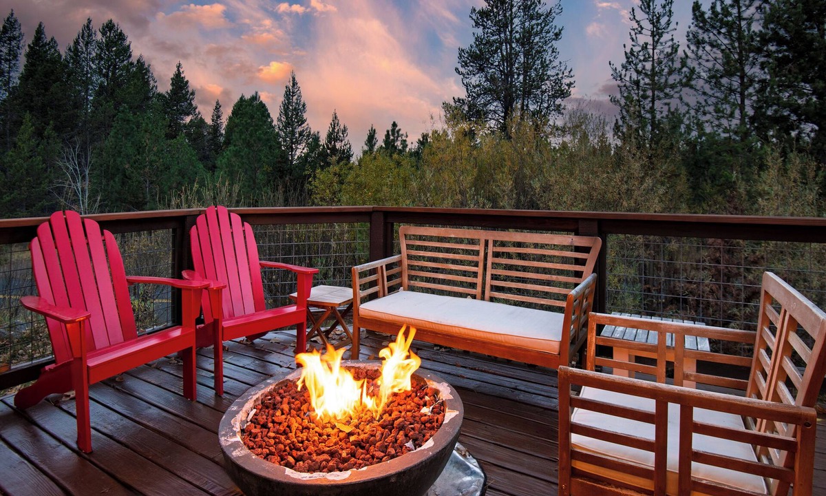 Three Rivers House | Deschutes River Retreat Hot Tub + Firepit Near Mt. Bachelor | River Meadows