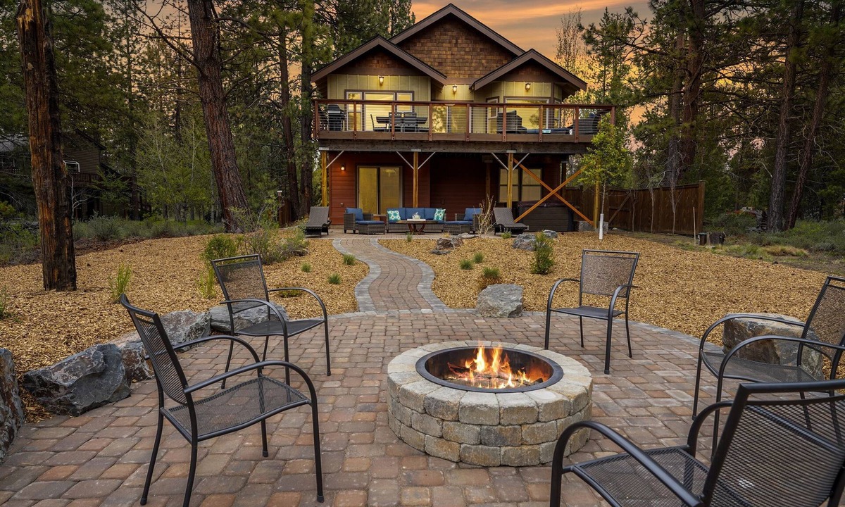 Sunriver Cabin | Deschutes Riverfront Home with A/C, Game Room, Hot Tub, Kayaks and Trails
