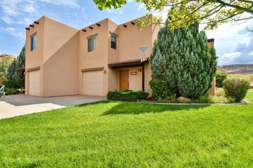 Moab South Valley House | Desert Golf Escape Villa
