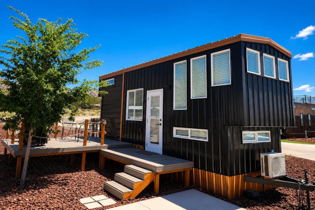 Apple Valley House | Dog-Friendly Escape Zion Adventure Base