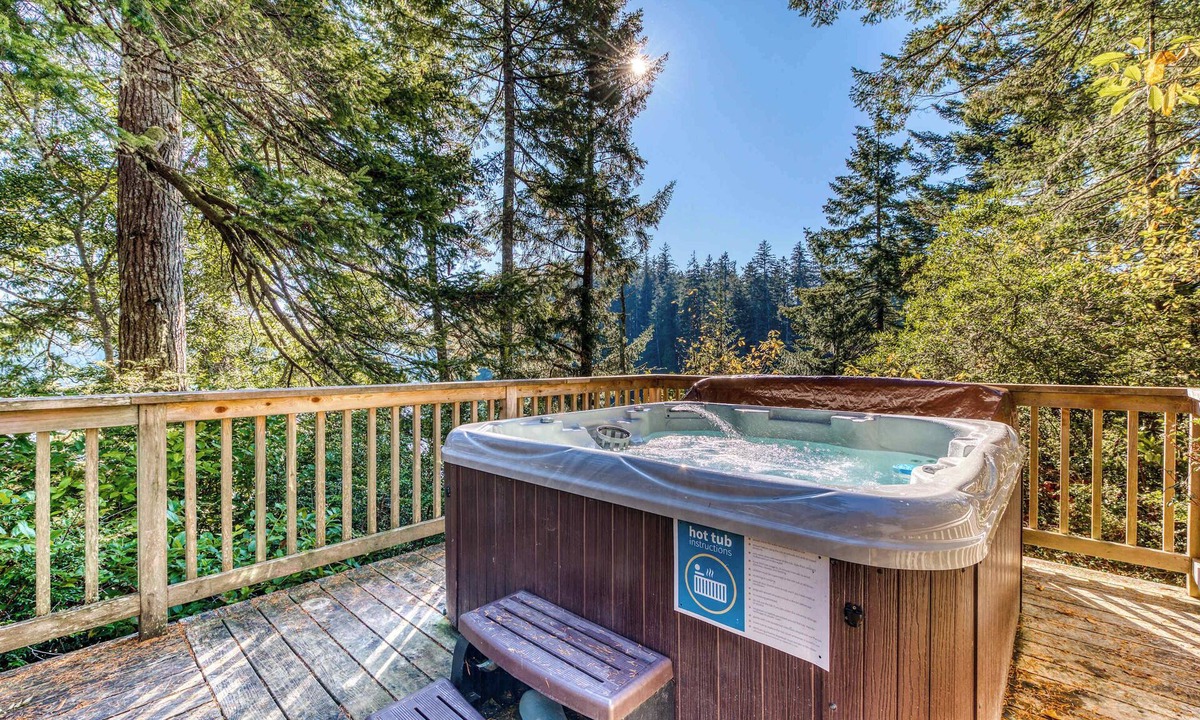 Dunes City House | Dog-Friendly Home with Expansive Deck with Hot Tub and Dock on Woahink Lake