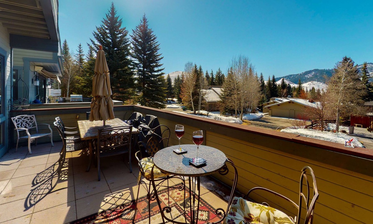 Sun Valley House | Dog-friendly, luxury home with game room & mountain views - close to golf