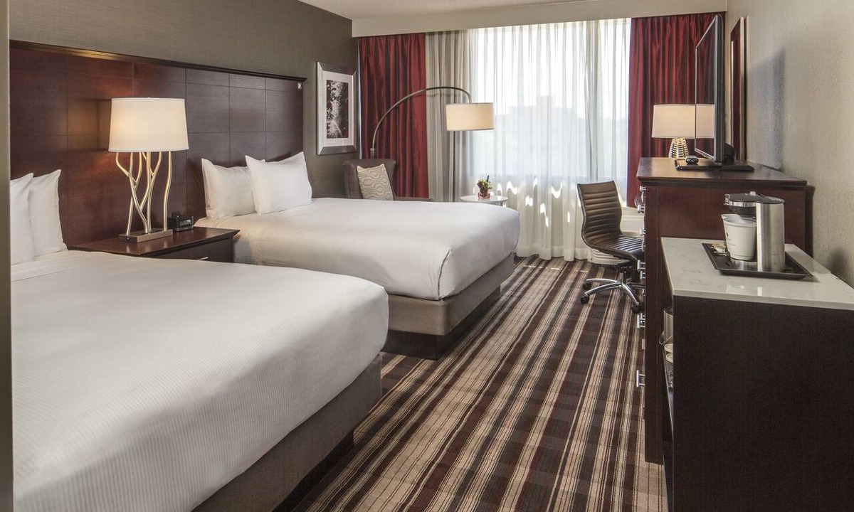 Lake Arbor Hotel | DoubleTree by Hilton Hotel Largo/Washington DC