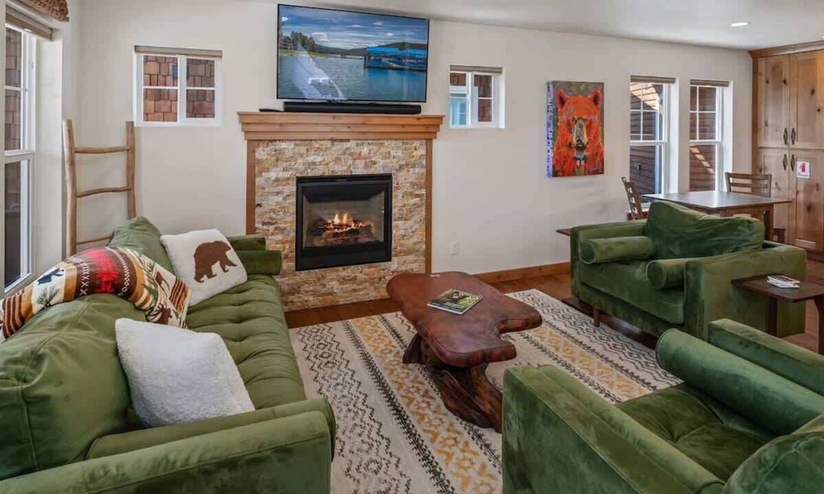 Dover Bay House | Dover Bay | Sleeps up to 10 | Private Hot Tub