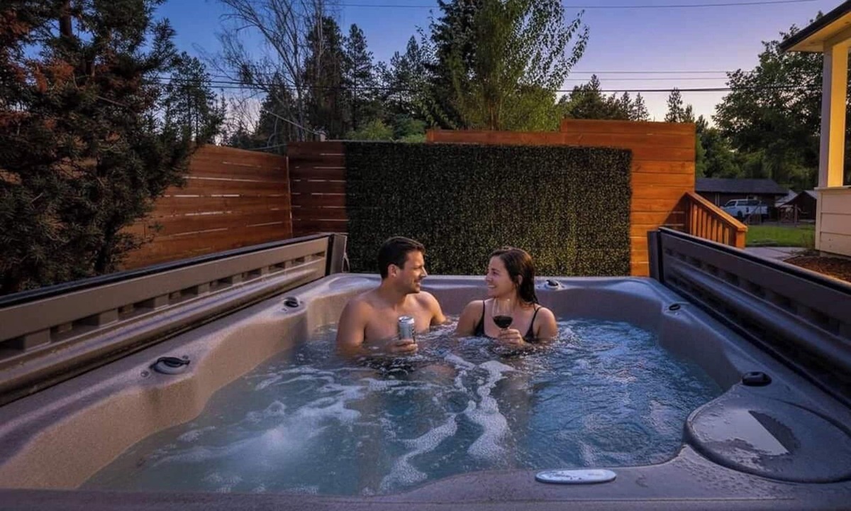 Leavenworth House | Downtown BnB House | HotTub Sauna Cold Plunge