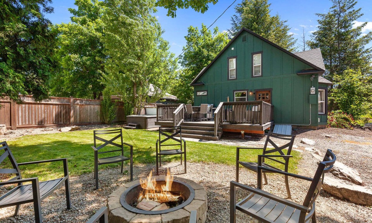 Coeur d'Alene House | Downtown CDA Retreat – Hot Tub, Deck, & Walk to Lake!