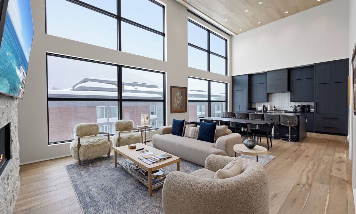 Jackson Condo | Downtown Jackson Luxury Retreat w/Hot Tub, Fireplace & Views