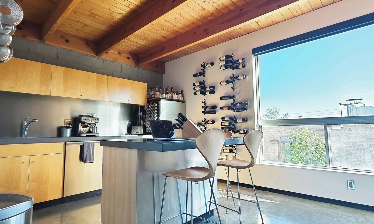Garfield House | Downtown Modern Loft Steps from Roosevelt Row-Smart Living, Garage, Pool & Yard