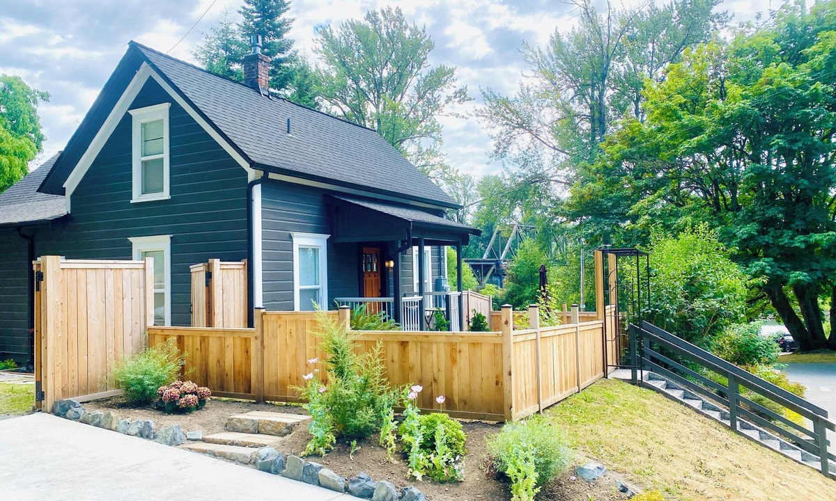 Snohomish House | Downtown Snohomish - River Views - Walk to Town