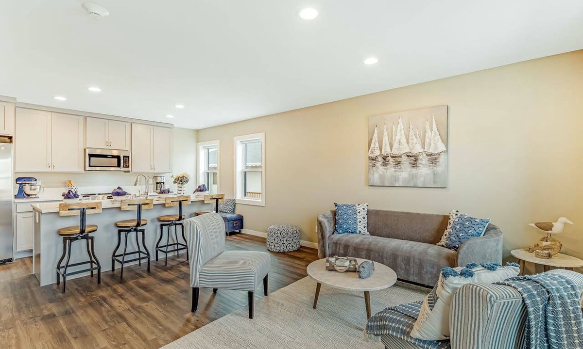Poulsbo Condo | Downtown, Waterfront Condo with High-Speed WiFi, Bay Views, and Washer/Dryer!