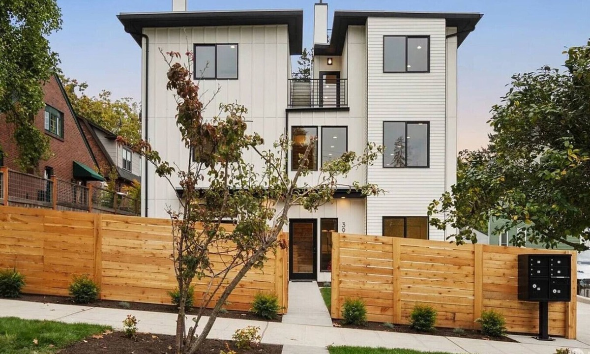 Wallingford House | Dreamy Wallingford Lux Home| 360° Rooftop Deck