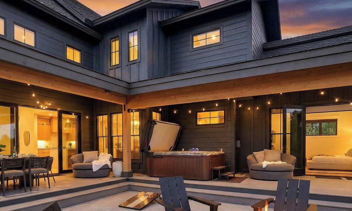 Tamarack Resort House | Dual king suites near lake-golf, sleeps 8