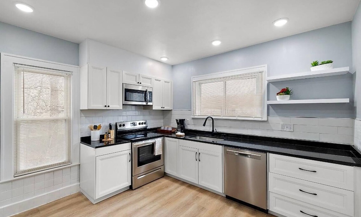 Mount Clemens Apartment | Duplex 2 units-Down Town Mount Clemens