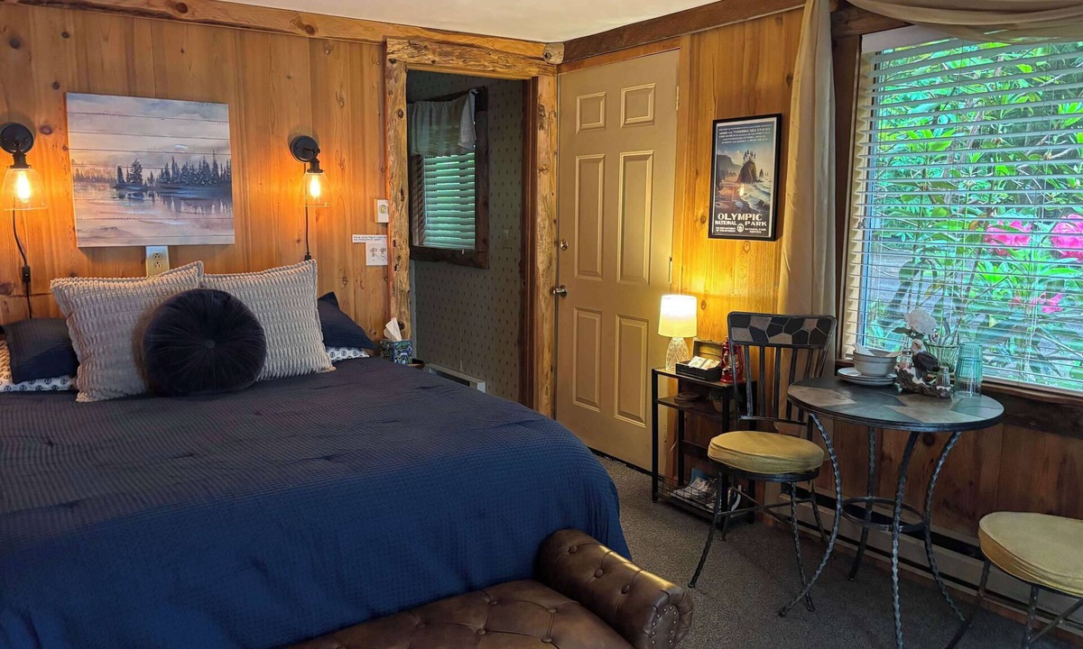 Forks Apartment | Eagle Cottage Room near Olympic National Park