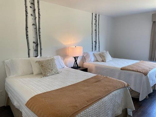 Ashton Hotel | Eagle Peak Lodge & Cabins