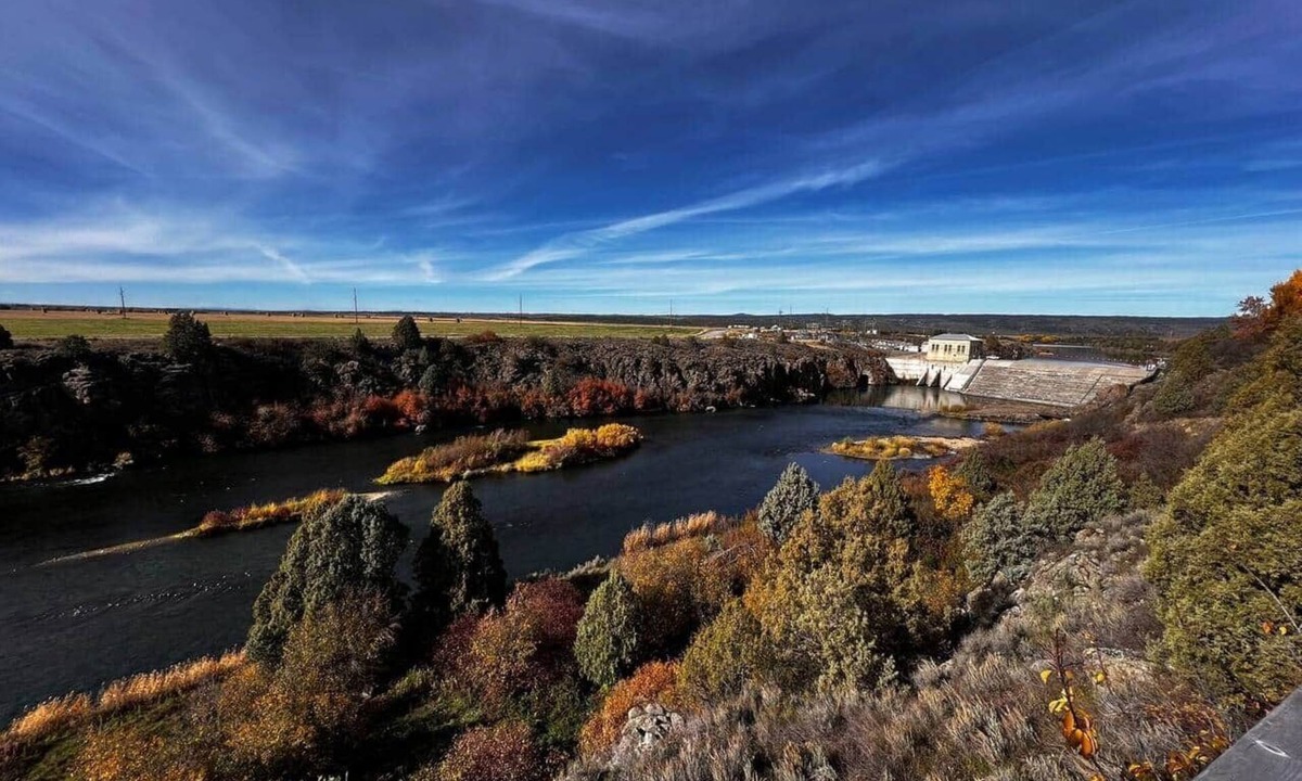 Ashton Apartment | Eagles Landing River View Near Yellowstone