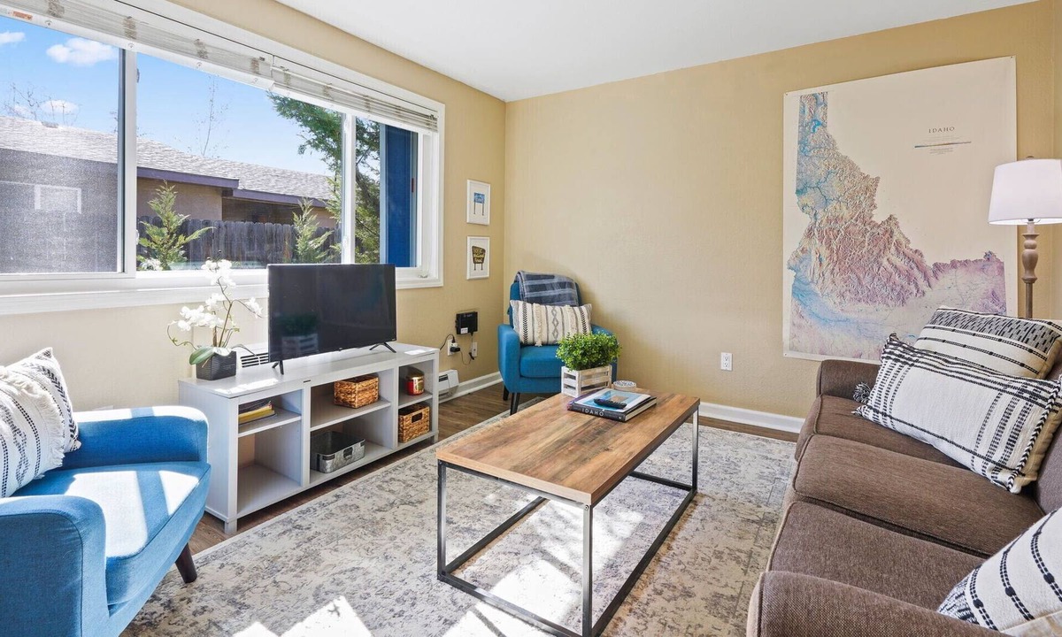 East End House | East End Getaway (near downtown, St. Lukes & BSU!)