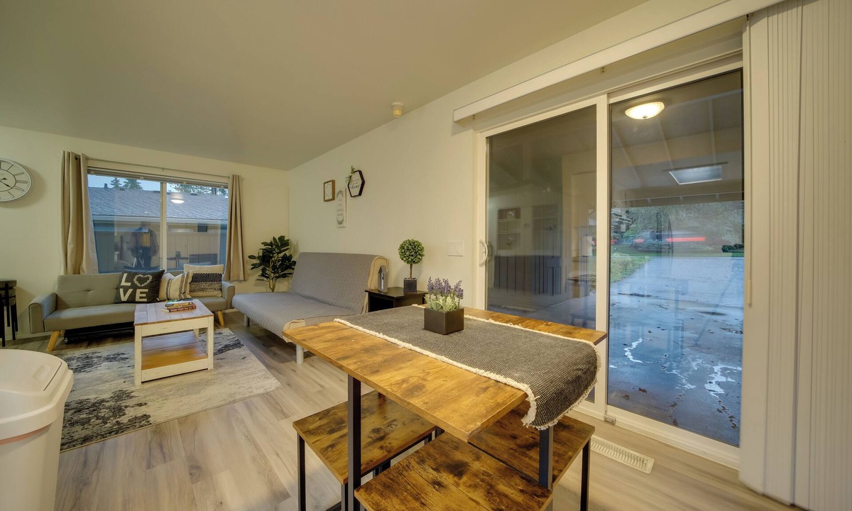 Lake Hills Cottage | Eastside Tech Hub Home Base Near I-90 & Factoria!
