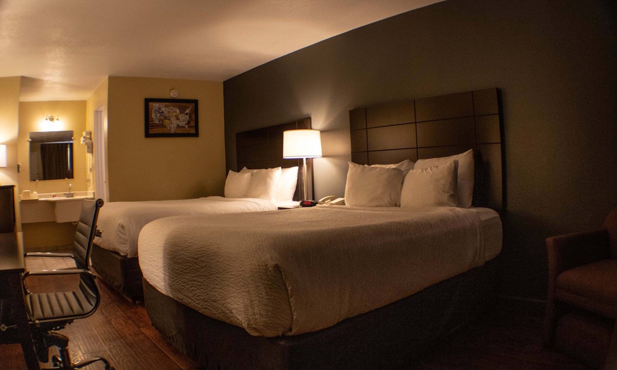 Holbrook Hotel | Econo Lodge I-40 exit 286 Holbrook