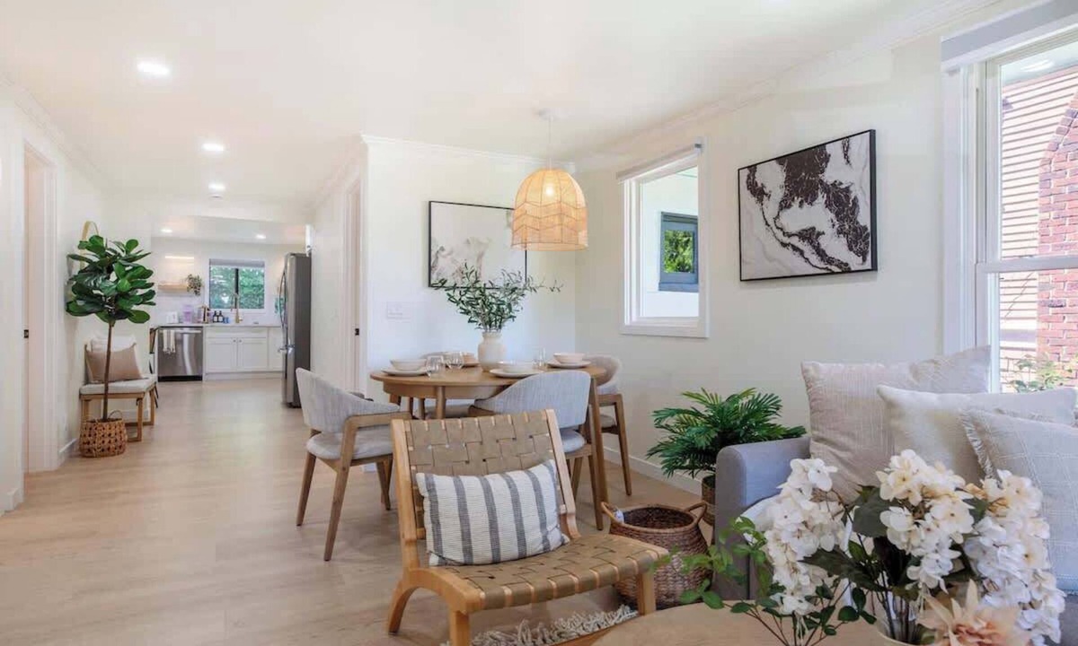 Wallingford House | Elegant 3BR Home: Near UW & Green Lake& Lake Union