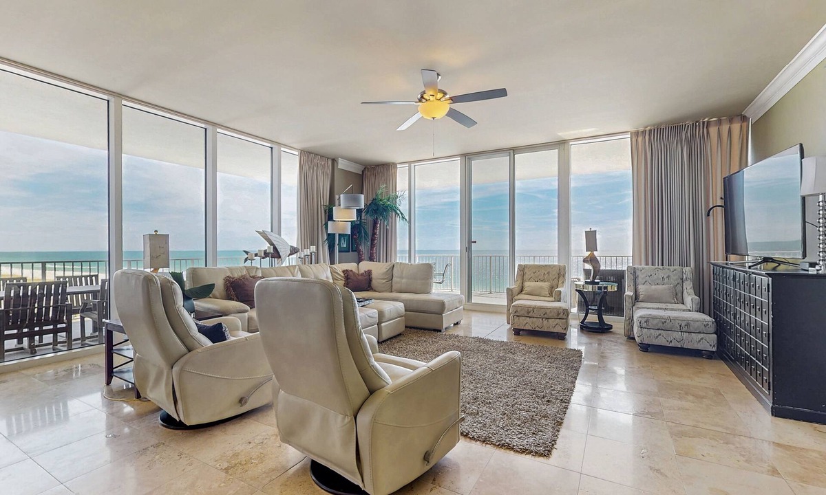 Ono Island Condo | Elegant, Gulf-Front Condo w/Large Balcony, Beach Access & Shared Pool/Gym