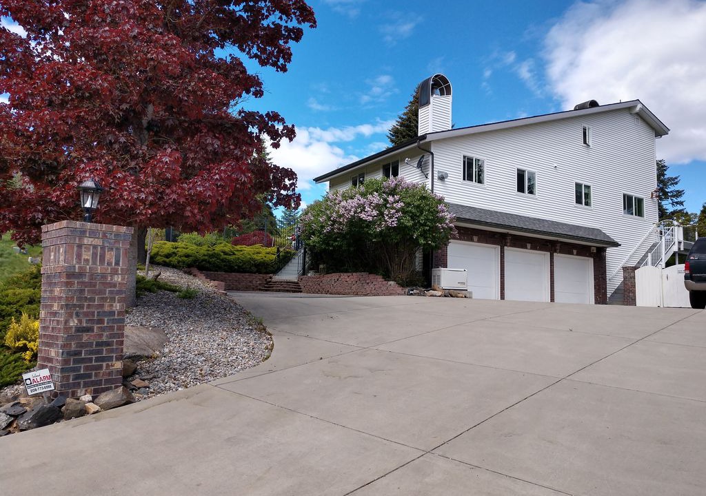 Hayden View Estates House | Elegant Hayden Lake view home with a pool