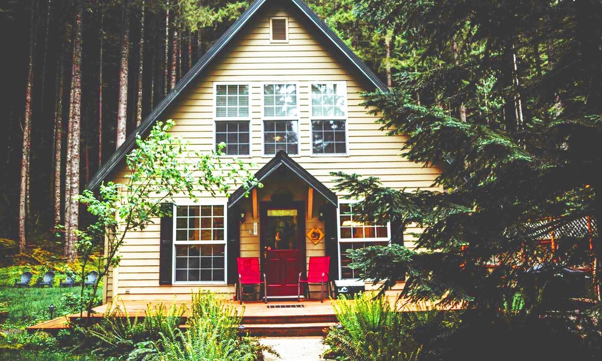 Enumclaw House | Elk Crossing Cozy Cabin at Crystal Mountain