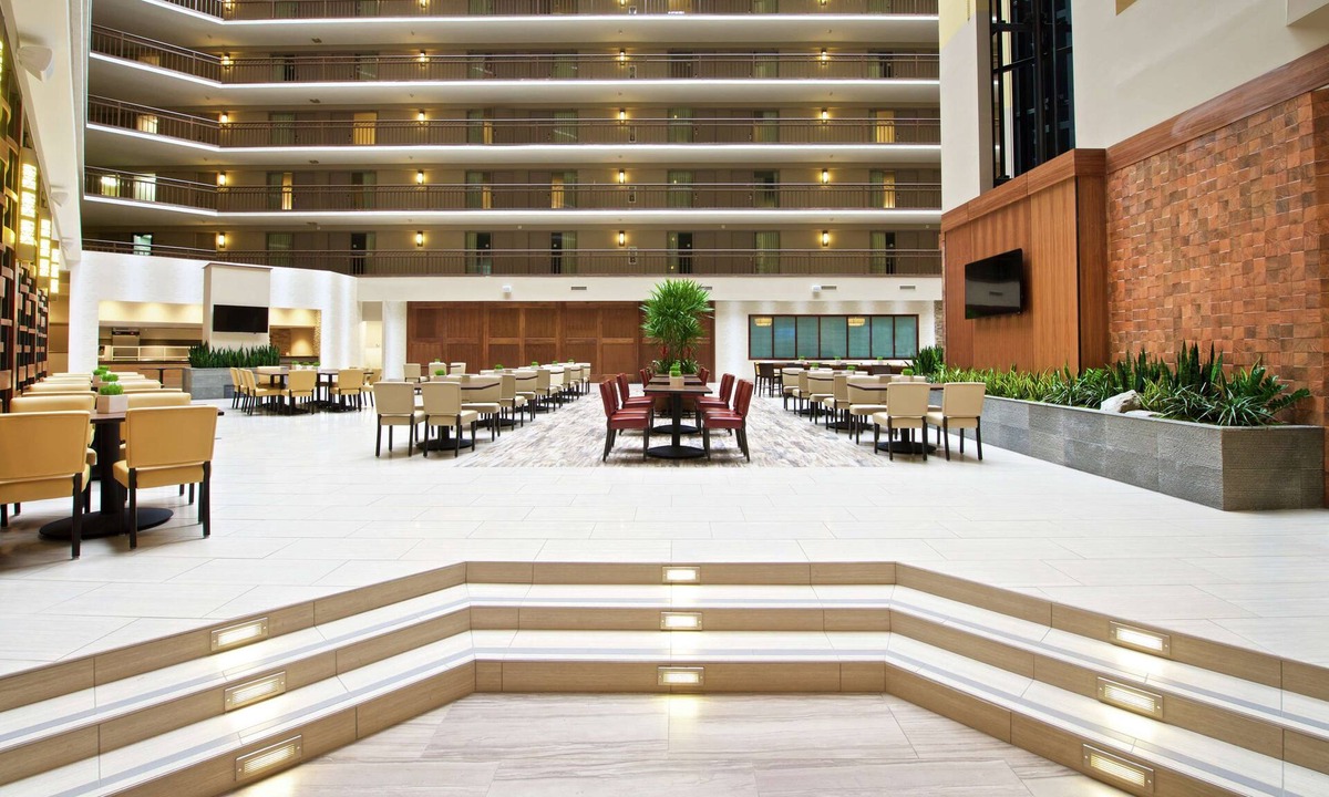 Tigard Hotel | Embassy Suites by Hilton Portland Tigard