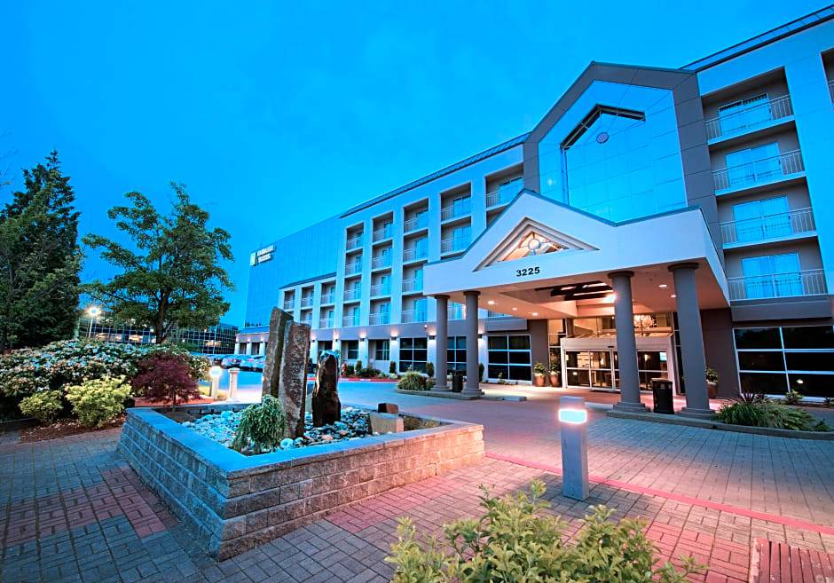 East Lake Hills Hotel | Embassy Suites by Hilton Seattle Bellevue
