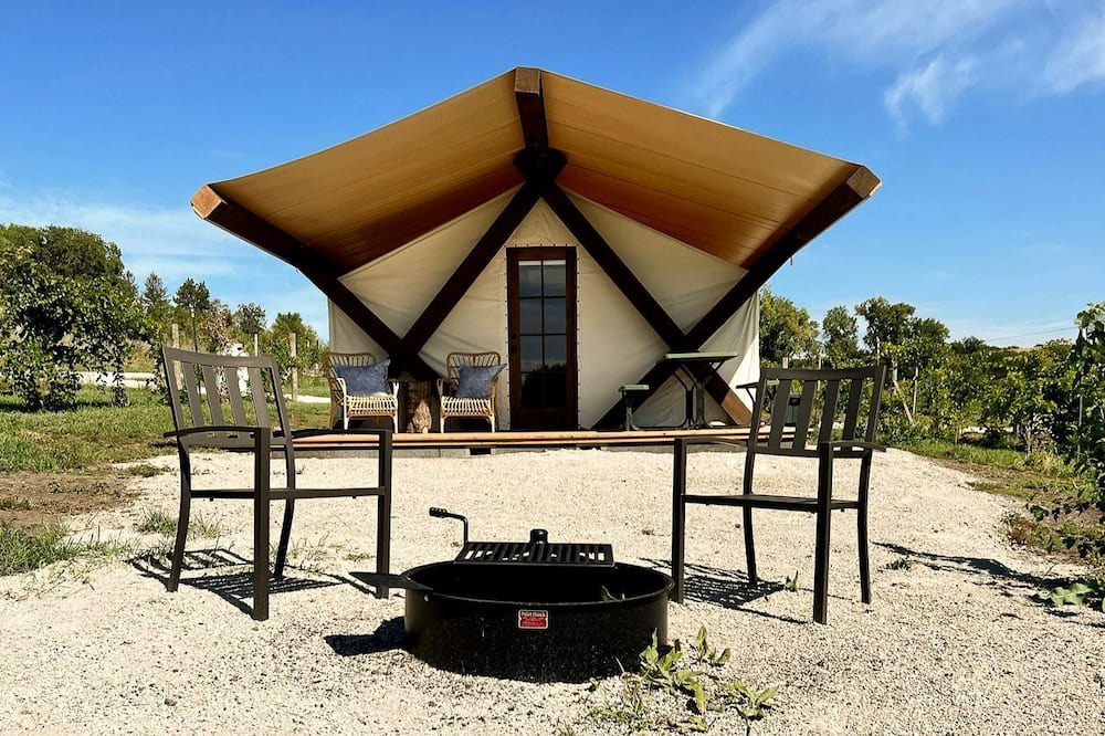 Burt County RV Rental | Enchanting Tented Cabin with Amazing Interior and Exterior in Tekamah, Nebraska