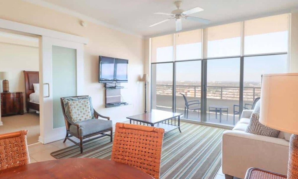 Biloxi Condo | Endless Azure Horizon