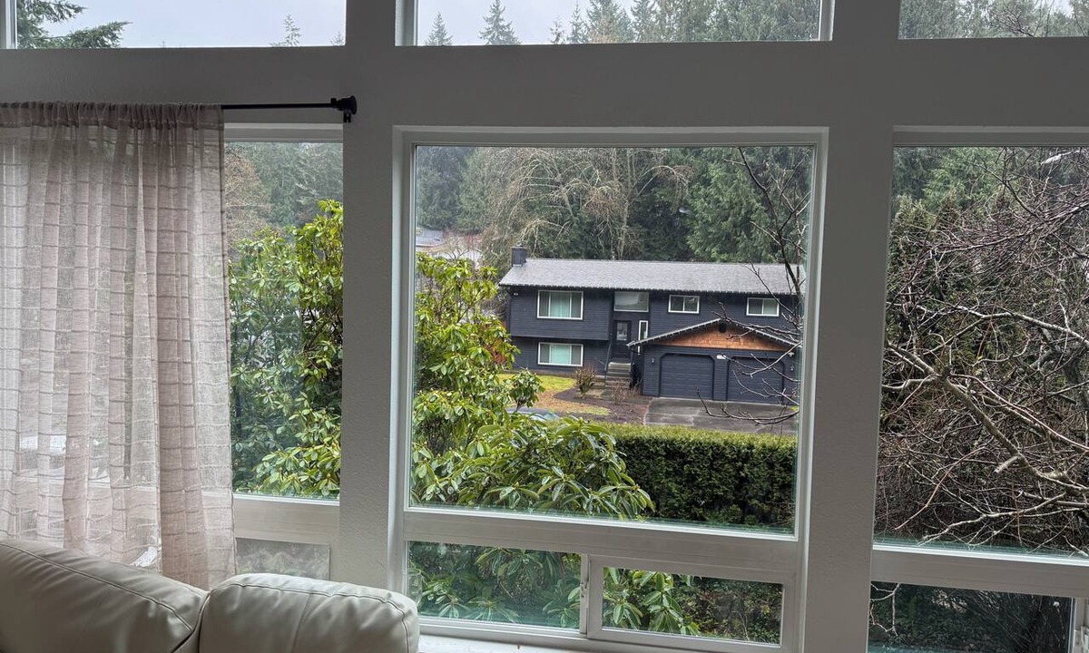 Lynnwood Cabin | Enjoy a pleasant furnished hotel like suite experience in charming Lynnwood