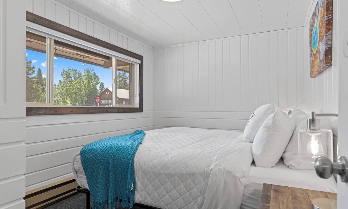 West Yellowstone Hotel | Enjoy a spacious 2-bedroom kitchen suite just 1 minute from Yellowstone! Lazy Duck 19