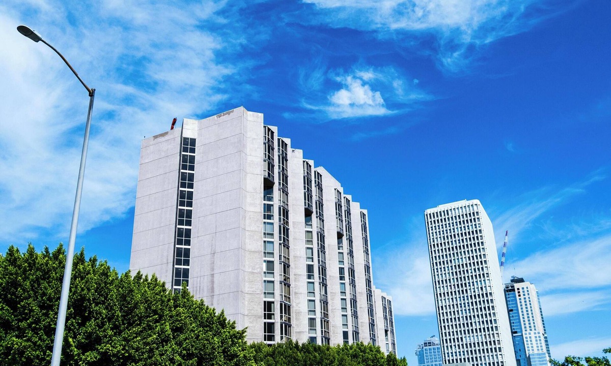 Vancouver House | Enjoy modern amenities at our Vancouver, Washington Rooms!