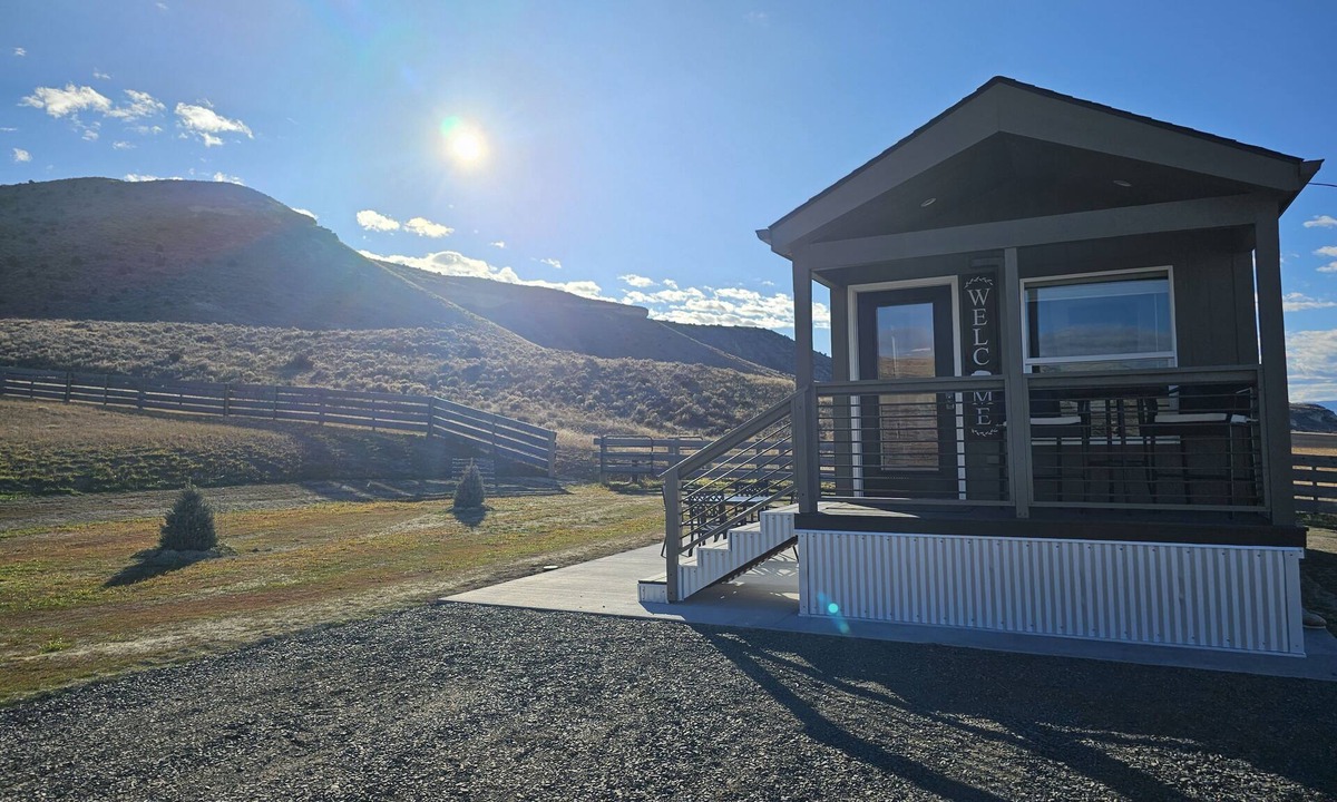 Three Forks House | Enjoy peace, recreation, and stunning views in the Lower Madison River Valley.