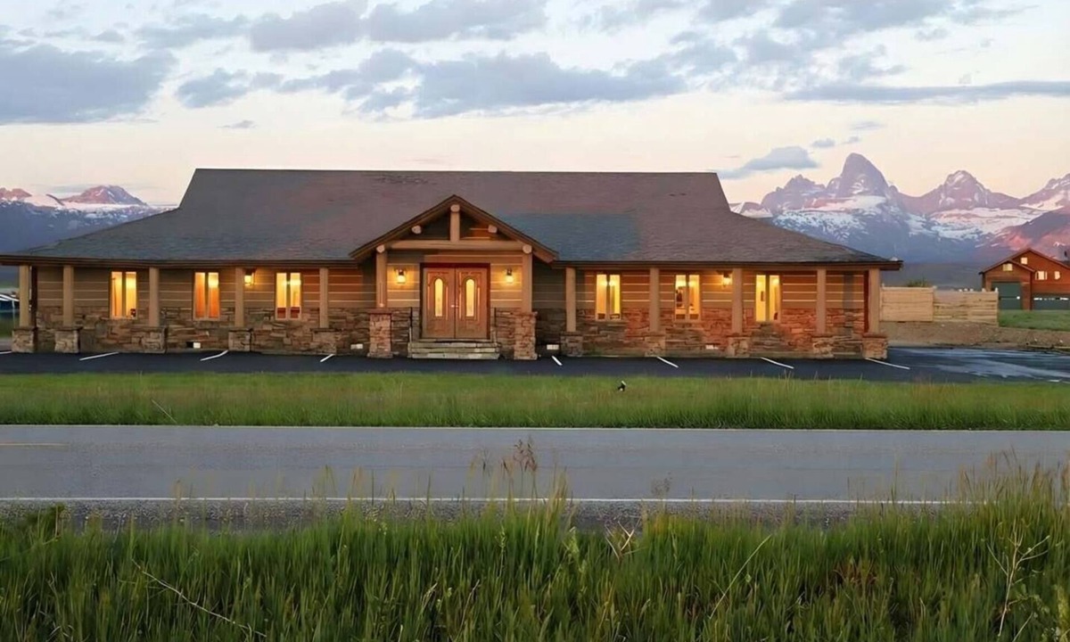 Leigh Creek Estates House | Entire Teton Crest Lodge Sleeps 30. Hot tub, views