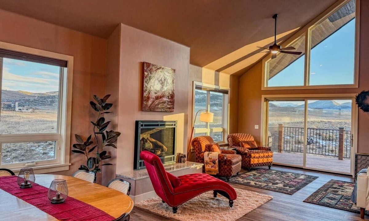 Grand Elk Ranch House | Epic Views, Luxury Retreat, Hot tub, Family + Pets