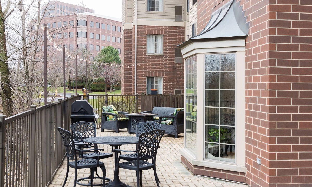 Oakbrook Terrace Condo | Equipped Suite Near the Heart of Chicago | Complimentary Breakfast