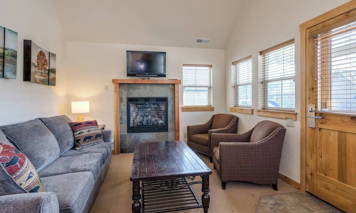 Dover Bay House | Escape to "Rendezvous" , a romantic Dover Bay hideaway just steps from the lake. Enjoy trails, marina access, and peaceful resort living.