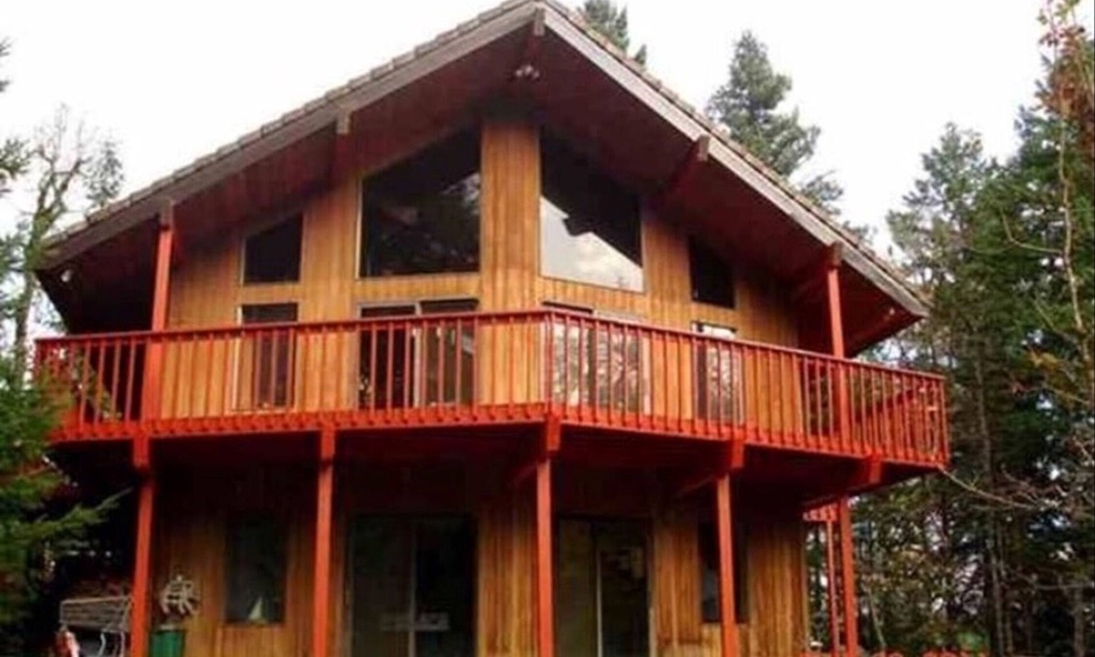 Philomath House | Escape town! Pets welcome, 4bd on fenced 5+ acres, sheep, goats & chicken