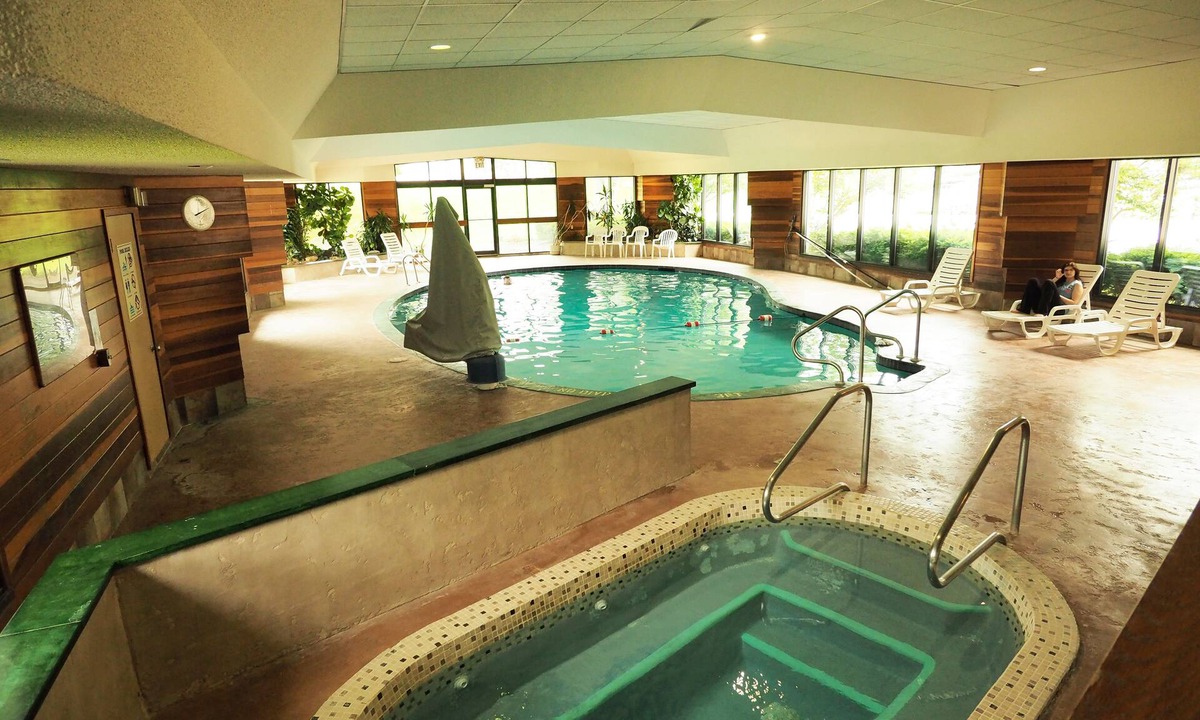 Cadillac Hotel | Evergreen Resort