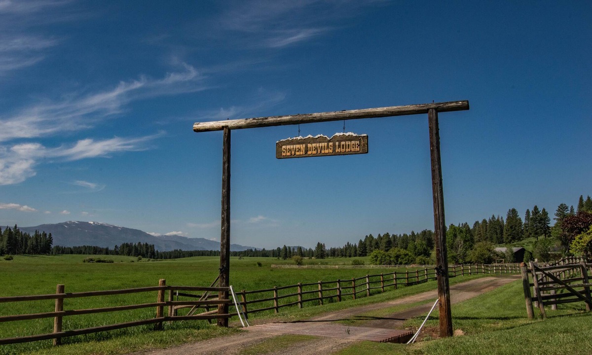 Adams County Cabin | Exclusive Mountain Grandeur! Back door to the Seven Devils Mountain range