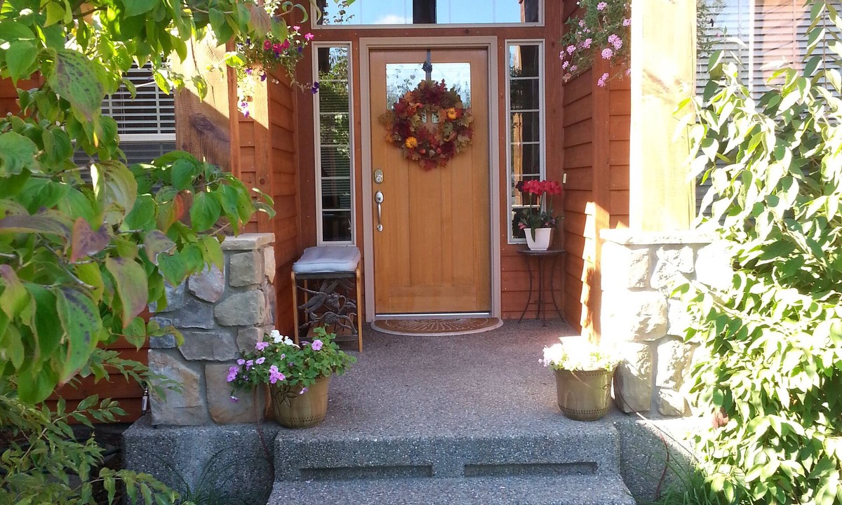 Hayden House | Executive Home in Hayden Lake Country Club Estates Discounts for 7+ & 28+ nights
